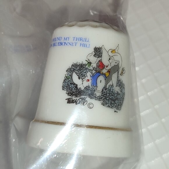 Texaditto Thimble I Found My Thrill on Bluebonnet Hill Collectible Vintage USA - Picture 1 of 6